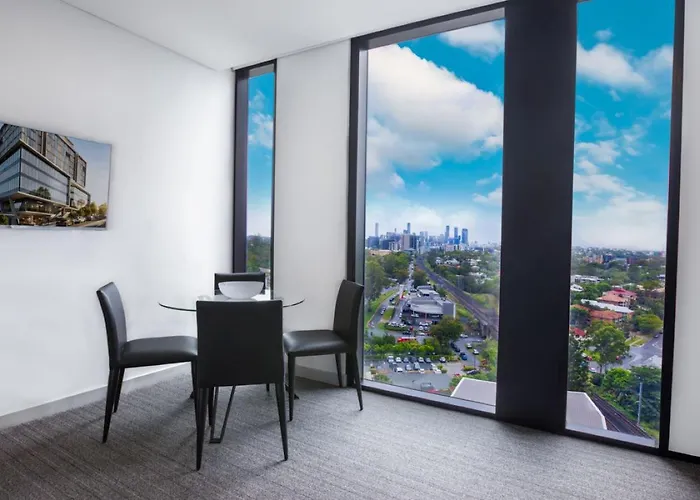 Essence Suites Taringa